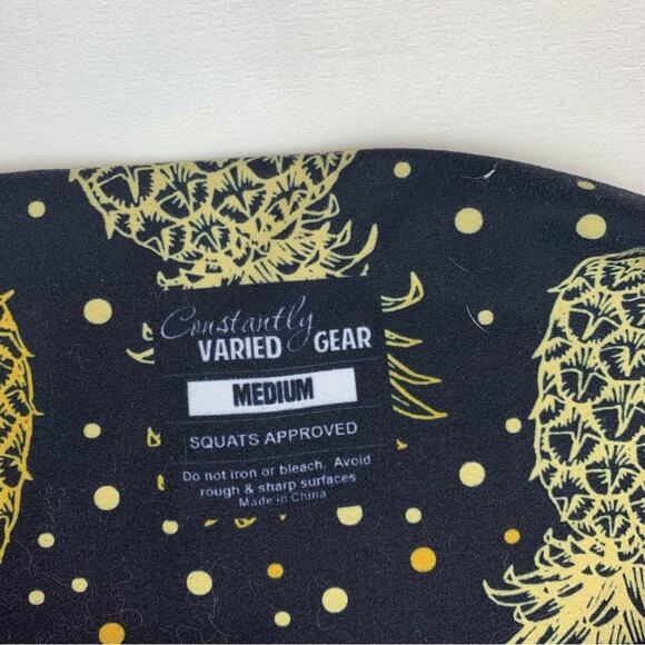 Constantly Varied Gear size medium Black Gold Pineapple Bike Shorts CVG - Picture 3 of 9